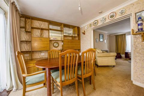 36 Cawcott Drive, Windsor, SL4 5PU