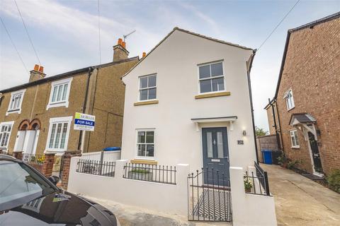 28 Gordon Road, Windsor, SL4 3RH