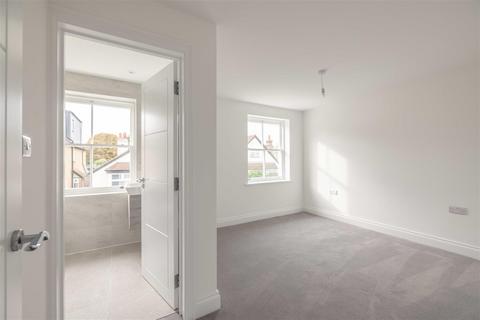 28 Gordon Road, Windsor, SL4 3RH