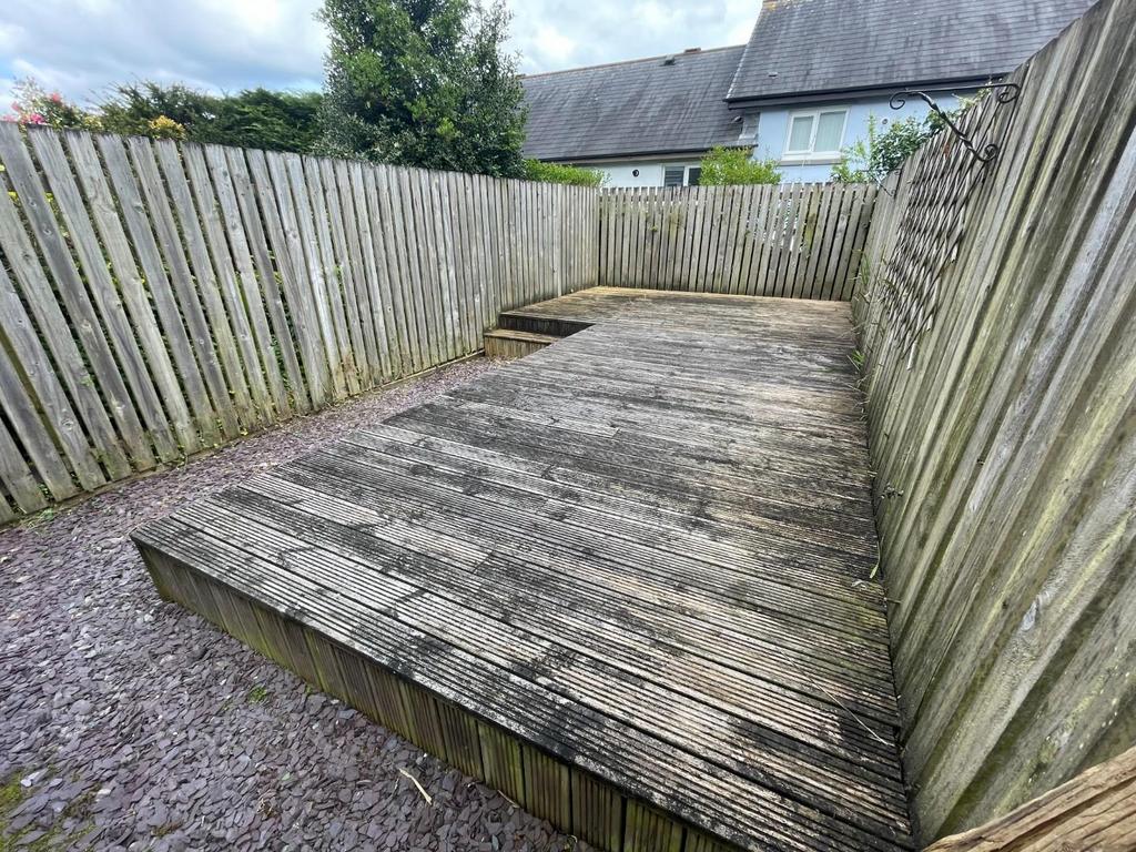 6 Glouc - garden.jpg