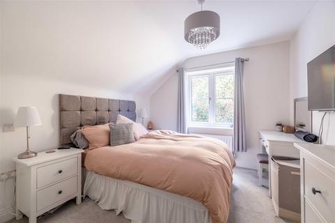 54 Bryan Gardens, Binfield, Bracknell, RG42 4JQ