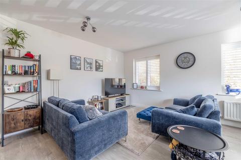 54 Bryan Gardens, Binfield, Bracknell, RG42 4JQ