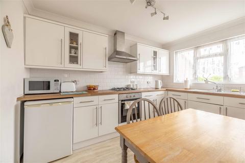 11 Keeler Close, Windsor, SL4 4NL