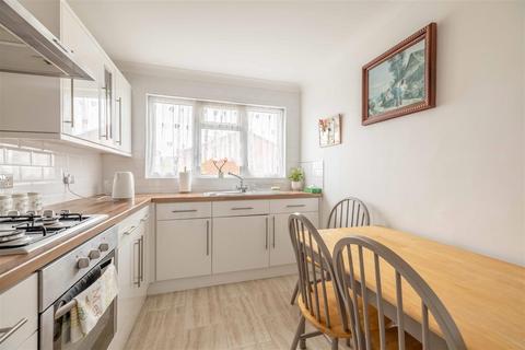 11 Keeler Close, Windsor, SL4 4NL