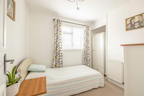 11 Keeler Close, Windsor, SL4 4NL
