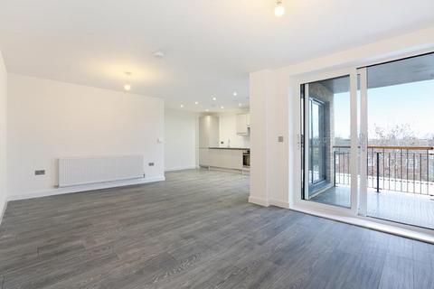 3 bedroom apartment to rent, Waterfall Road, London SW19