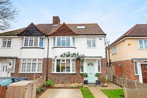 10 Whittell Gardens, London, SE26 4LN
