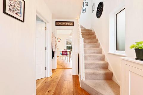 10 Whittell Gardens, London, SE26 4LN