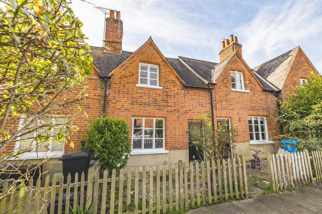 Prince Consort Cottages, Windsor 2 bed terraced house for sale £340,000