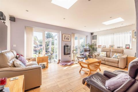 46 Burnetts Road, Windsor, SL4 5PL
