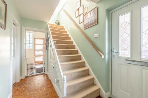 46 Burnetts Road, Windsor, SL4 5PL