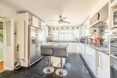 46 Burnetts Road, Windsor, SL4 5PL