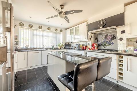 46 Burnetts Road, Windsor, SL4 5PL