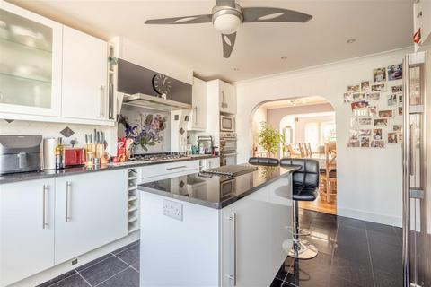 46 Burnetts Road, Windsor, SL4 5PL