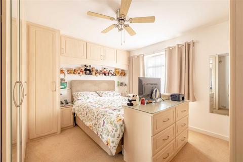 46 Burnetts Road, Windsor, SL4 5PL