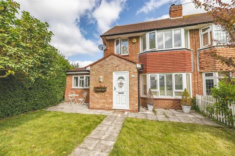 1 Greenacre, Windsor, SL4 5LW