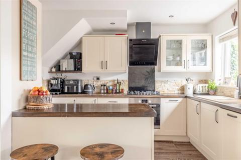 1 Greenacre, Windsor, SL4 5LW