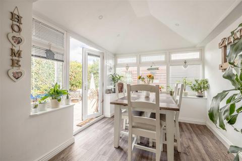 1 Greenacre, Windsor, SL4 5LW