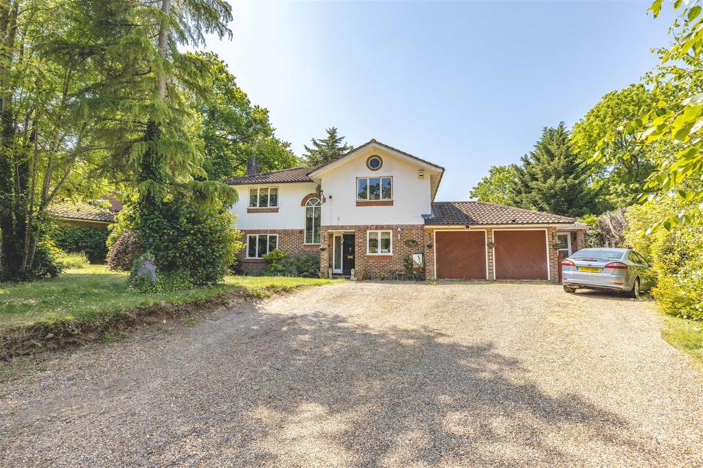 Wilton Crescent, Windsor 4 bed house £1,150,000