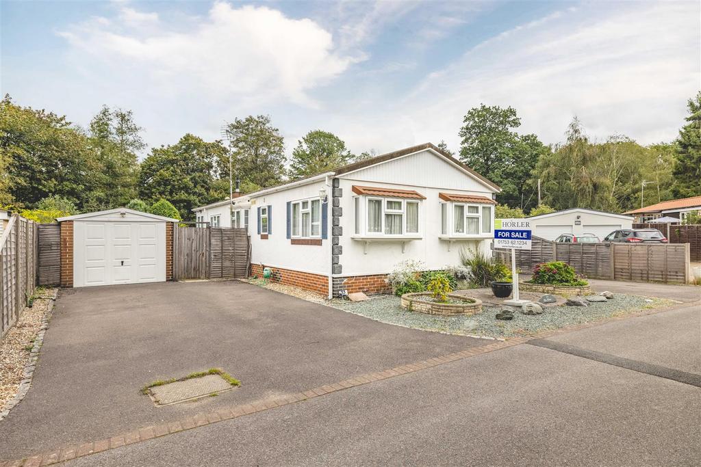 The Elms, Warfield Park, Bracknell 2 bed park home for sale £395,000