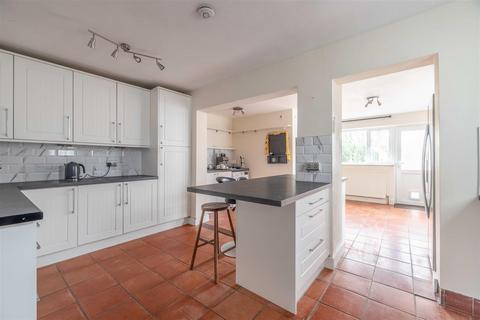 31 Forest Road, Windsor, SL4 4HX