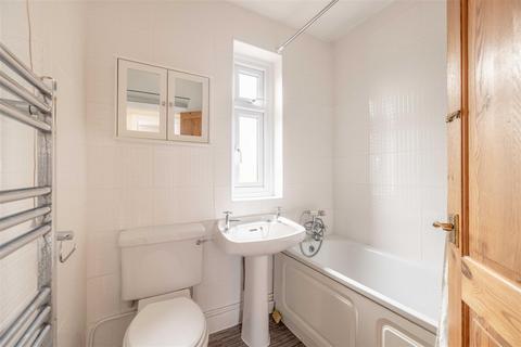 31 Forest Road, Windsor, SL4 4HX