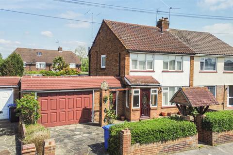 16 Aston Mead, Windsor, SL4 5PW