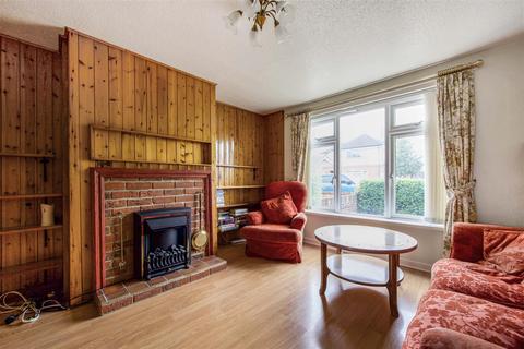 16 Aston Mead, Windsor, SL4 5PW