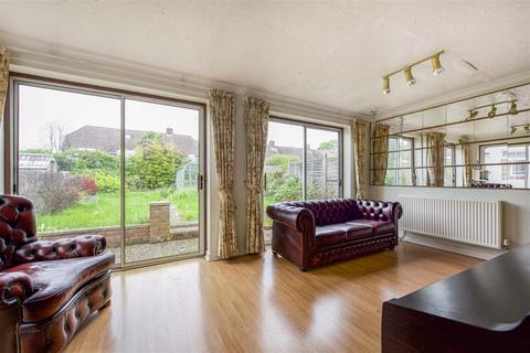 16 Aston Mead, Windsor, SL4 5PW
