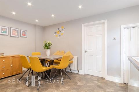 75 Earnshaw Drive, Leyland, PR25 1GS