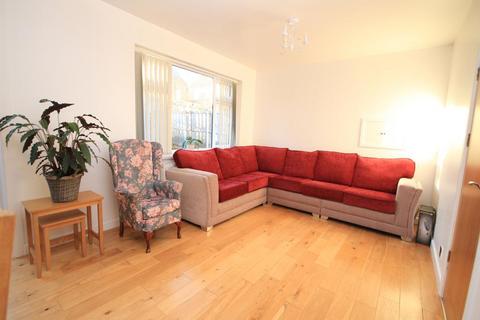 10 Farlea Drive, Bradford, BD2 3RJ