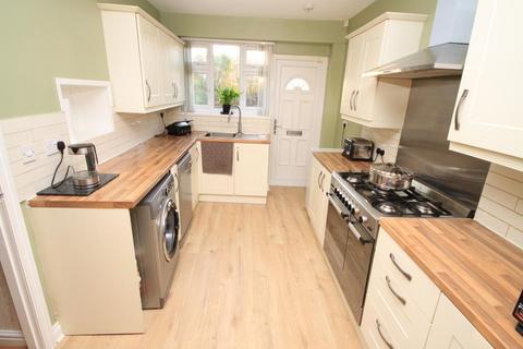 10 Farlea Drive, Bradford, BD2 3RJ