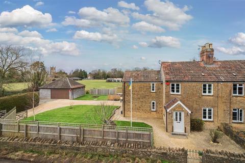 3 bedroom terraced house for sale, Stoke Road, Martock