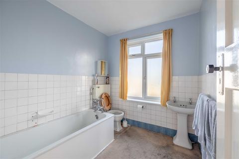 150 Clewer Hill Road, Windsor, SL4 4DB
