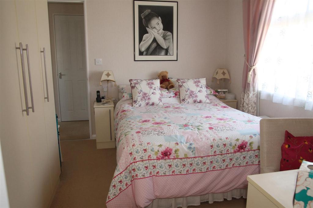 Bed 1.JPG