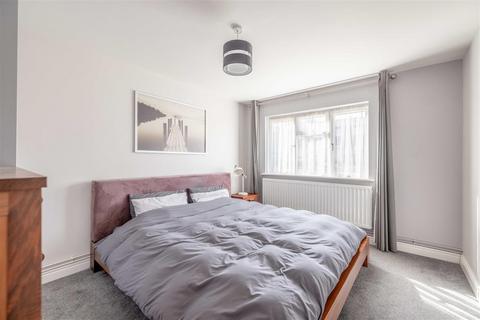 2 Keeler Close, Windsor, SL4 4NL