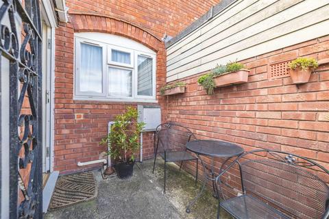 2 Keeler Close, Windsor, SL4 4NL