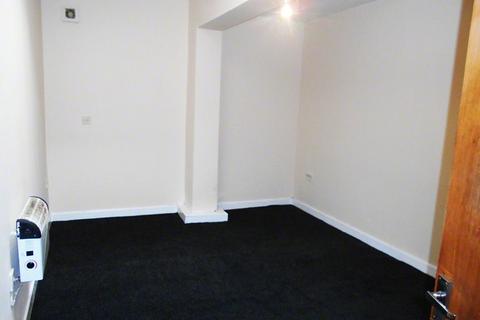 2 bedroom flat to rent, Pool Street, Caernarfon