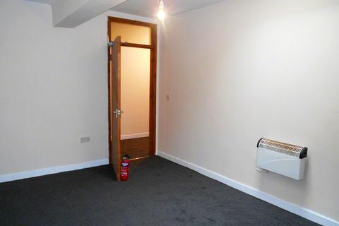 2 bedroom flat to rent, Pool Street, Caernarfon