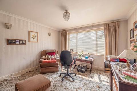 12 Follett Close, Old Windsor, Windsor, SL4 2NZ