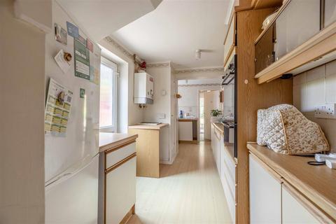 12 Follett Close, Old Windsor, Windsor, SL4 2NZ