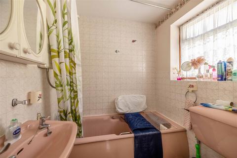 12 Follett Close, Old Windsor, Windsor, SL4 2NZ