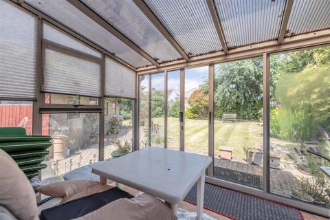 12 Follett Close, Old Windsor, Windsor, SL4 2NZ