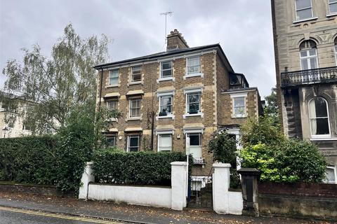 Flat 1, 24a Clarence Road, Windsor, SL4 5AQ