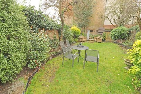Flat 1, 24a Clarence Road, Windsor, SL4 5AQ