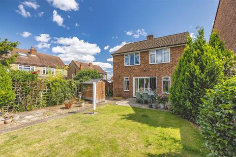 9 Highfield Road, Windsor, SL4 4DN