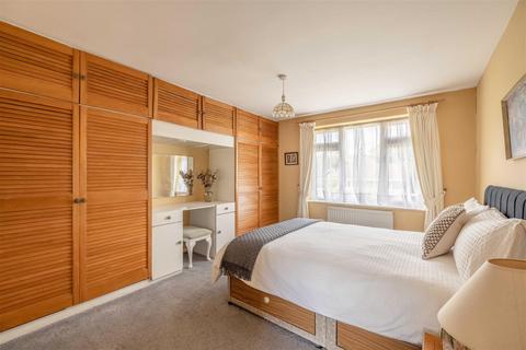 9 Highfield Road, Windsor, SL4 4DN