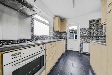 14 Carter Close, Windsor, SL4 3QX