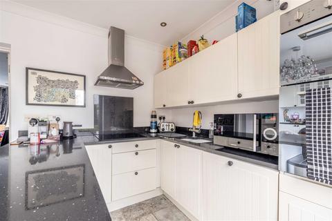 24 Forest Road, Windsor, SL4 4HU