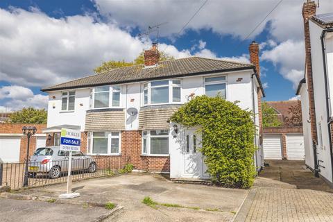 21 Carter Close, Windsor, SL4 3QX